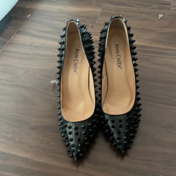 Black stilettos . Worn once. Size 37 - Picture 1 of 3